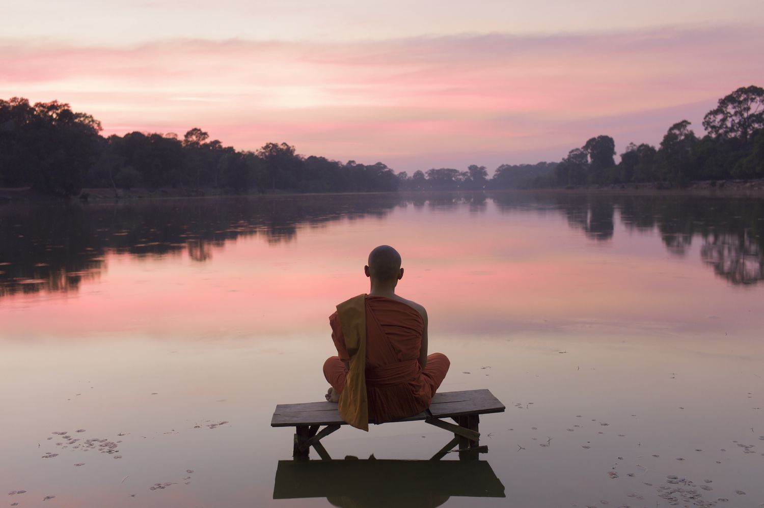Méditation au coucher du soleil